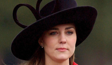 Italian mag publishes pics of pregnant `bikini-clad` Kate Middleton